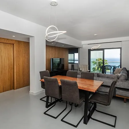 Molos Luxury Sea View Apartment *